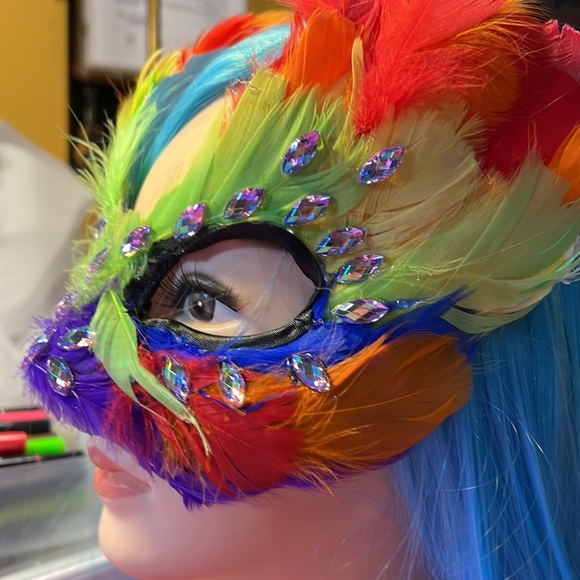 New Fairy Feathered Mask - Picture 8 of 8